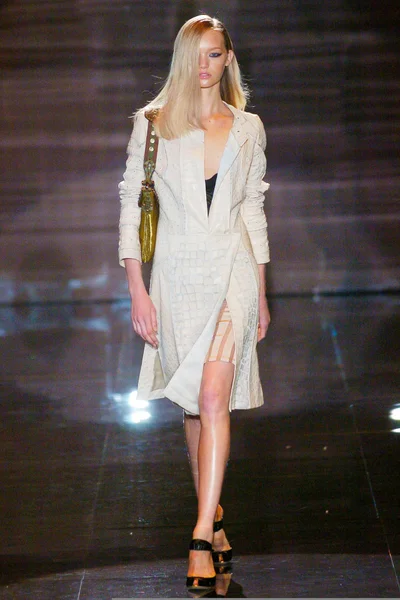 Look 11